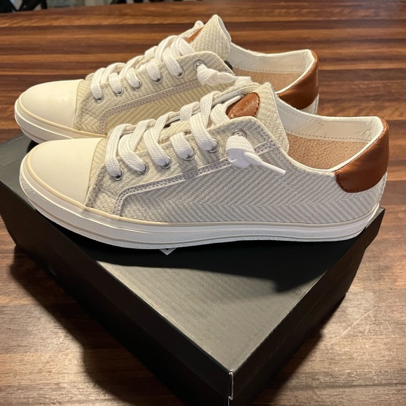 Penny Lane Sneakers - Picture 6 of 6